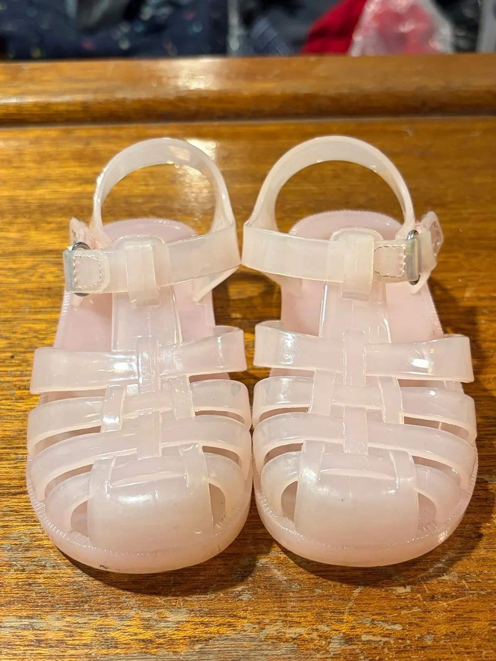 Kids osh kosh bgosh sandals size 8
